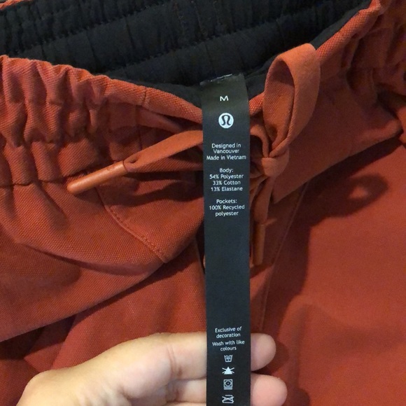 Like New! Men’s Lululemon Bowline Pants! - Picture 8 of 8